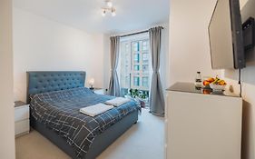 Brixton Village Flat- Private En-Suite Double Bedroom